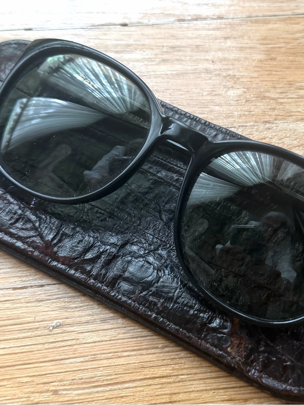 Vintage Mens 1980’s Polo Black Round Sunglasses faux crocodile case